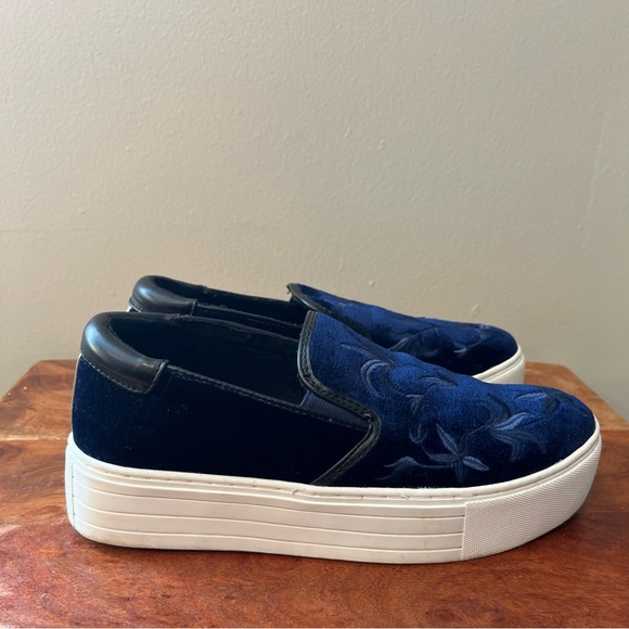 Women’s Kenneth Cole Blue Velvety Shoes Size 8 ALESY Chunky platform - Picture 1 of 8